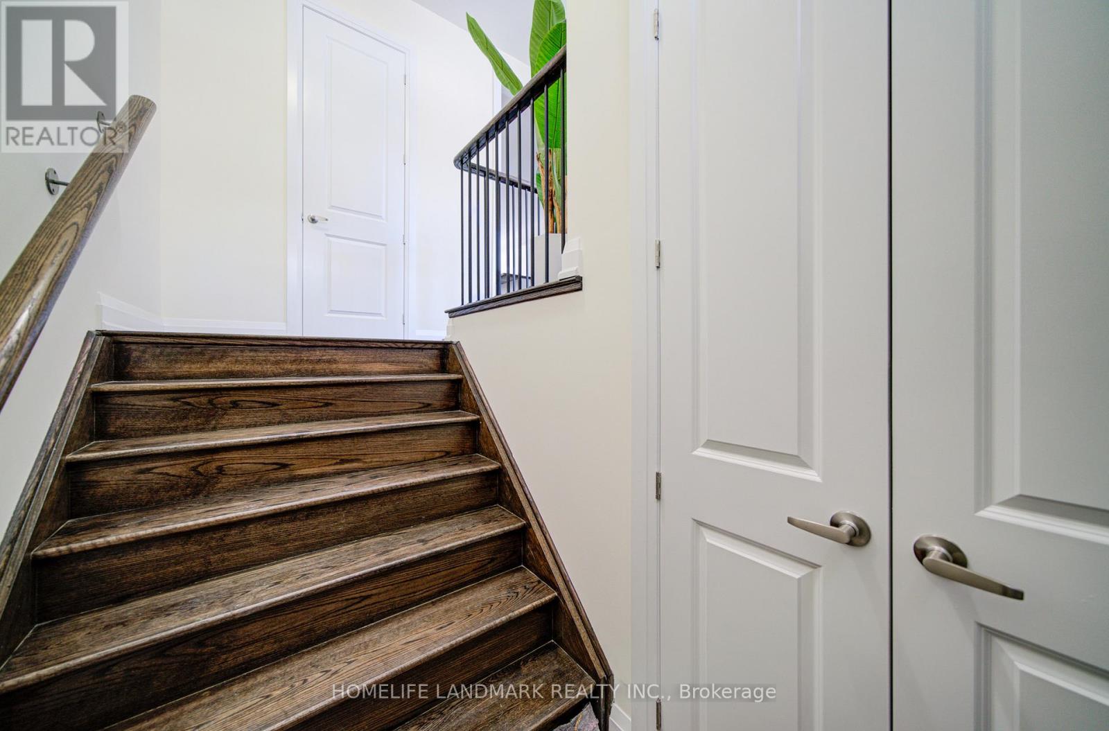 17 Duncombe Lane, Richmond Hill, Ontario  L4C 1C2 - Photo 14 - N12921114