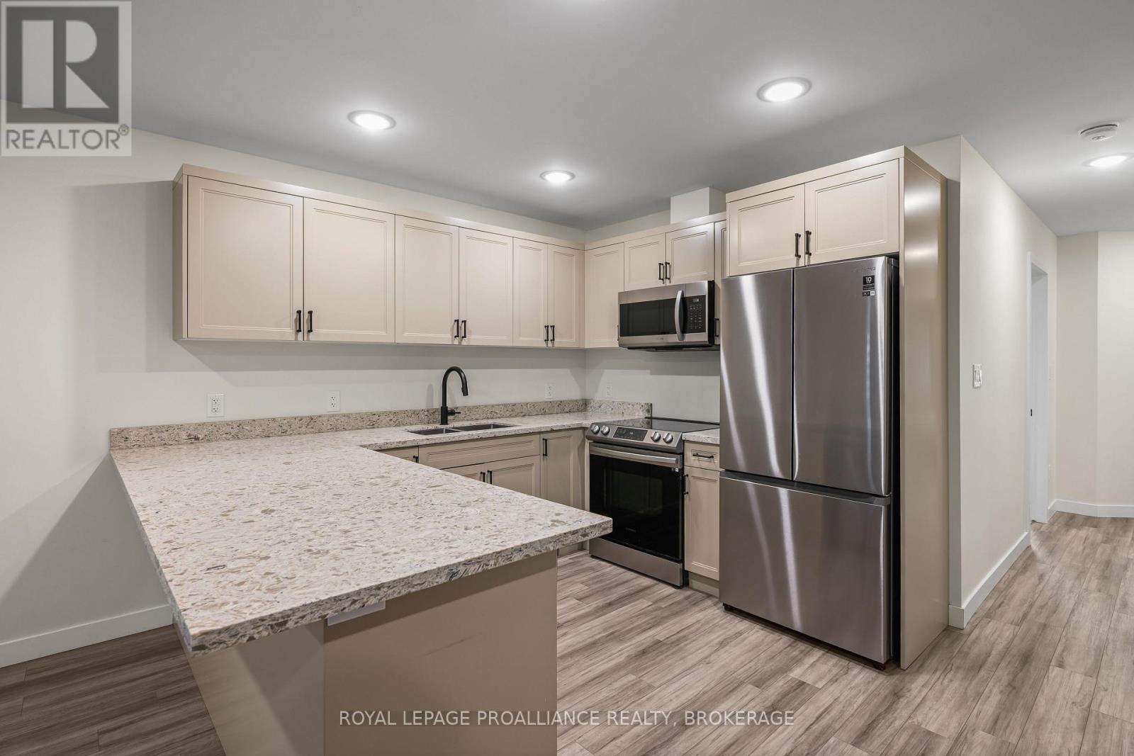 105 - 809 Development Drive, Kingston, Ontario K7M 0J4 - Photo 7 - X12940496