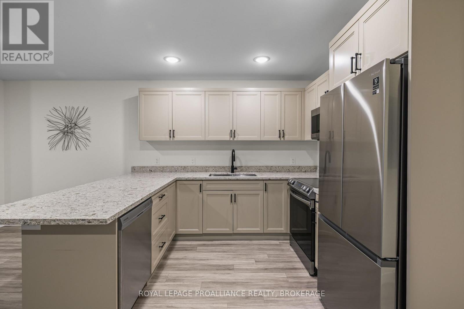 105 - 809 Development Drive, Kingston, Ontario K7M 0J4 - Photo 8 - X12940496