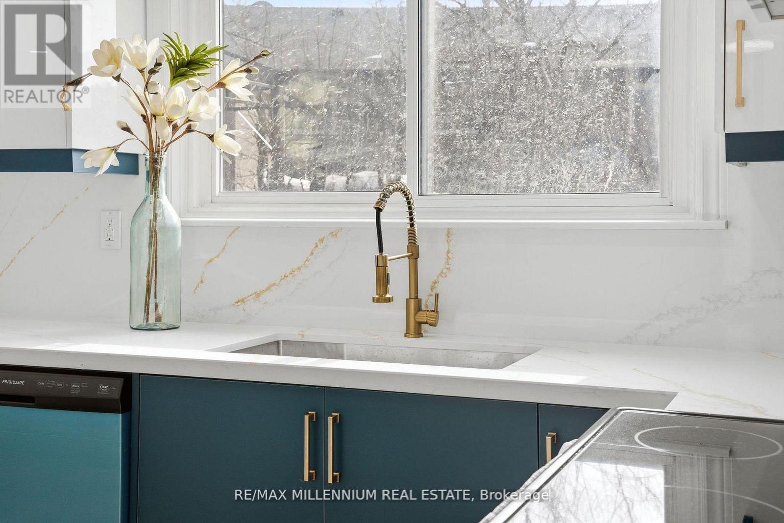 30 Allendale Road, Brampton, Ontario  L6W 2Y8 - Photo 12 - W12941554