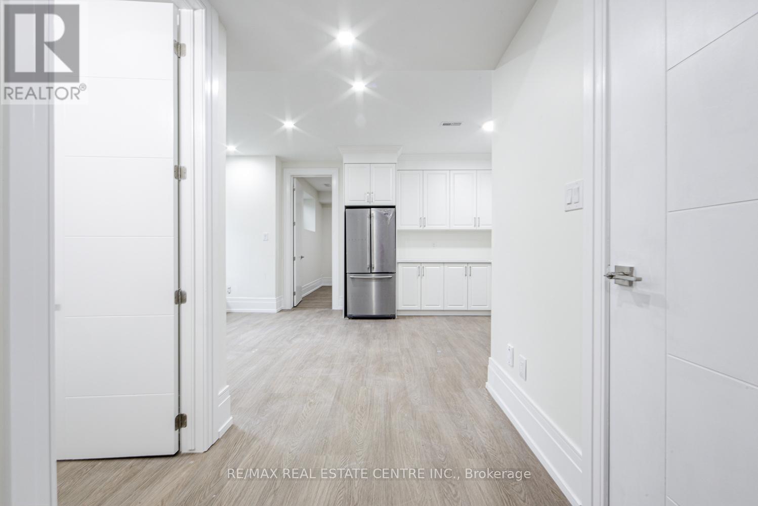 143 Balsam Drive, Oakville, Ontario  L6J 3X4 - Photo 20 - W12941570