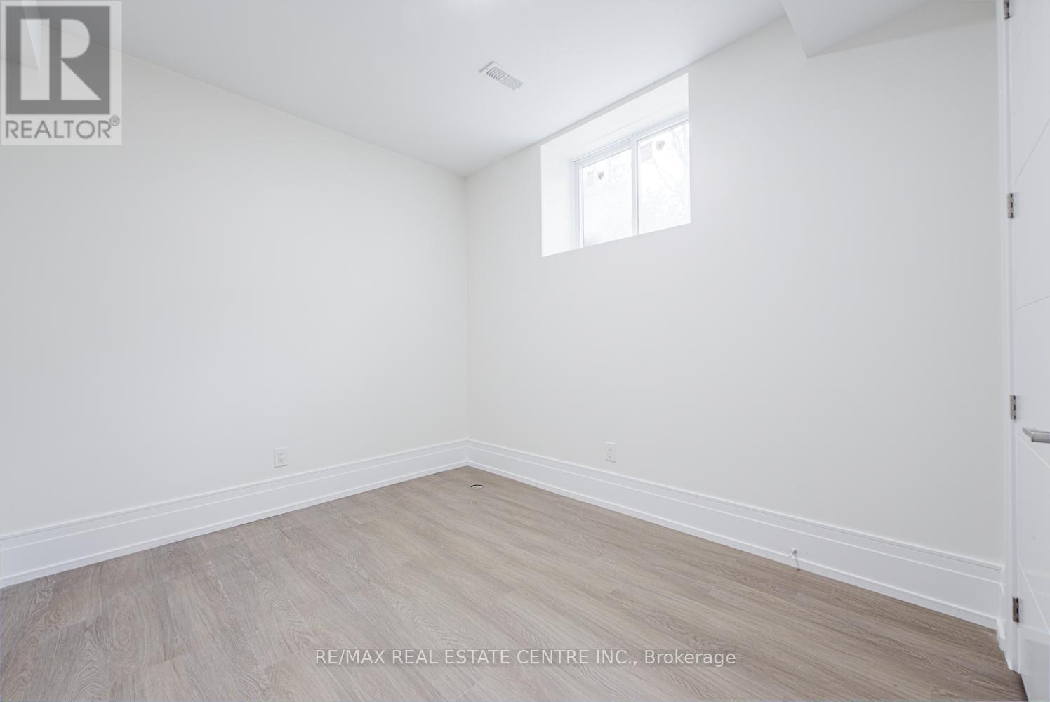 143 Balsam Drive, Oakville, Ontario  L6J 3X4 - Photo 21 - W12941570