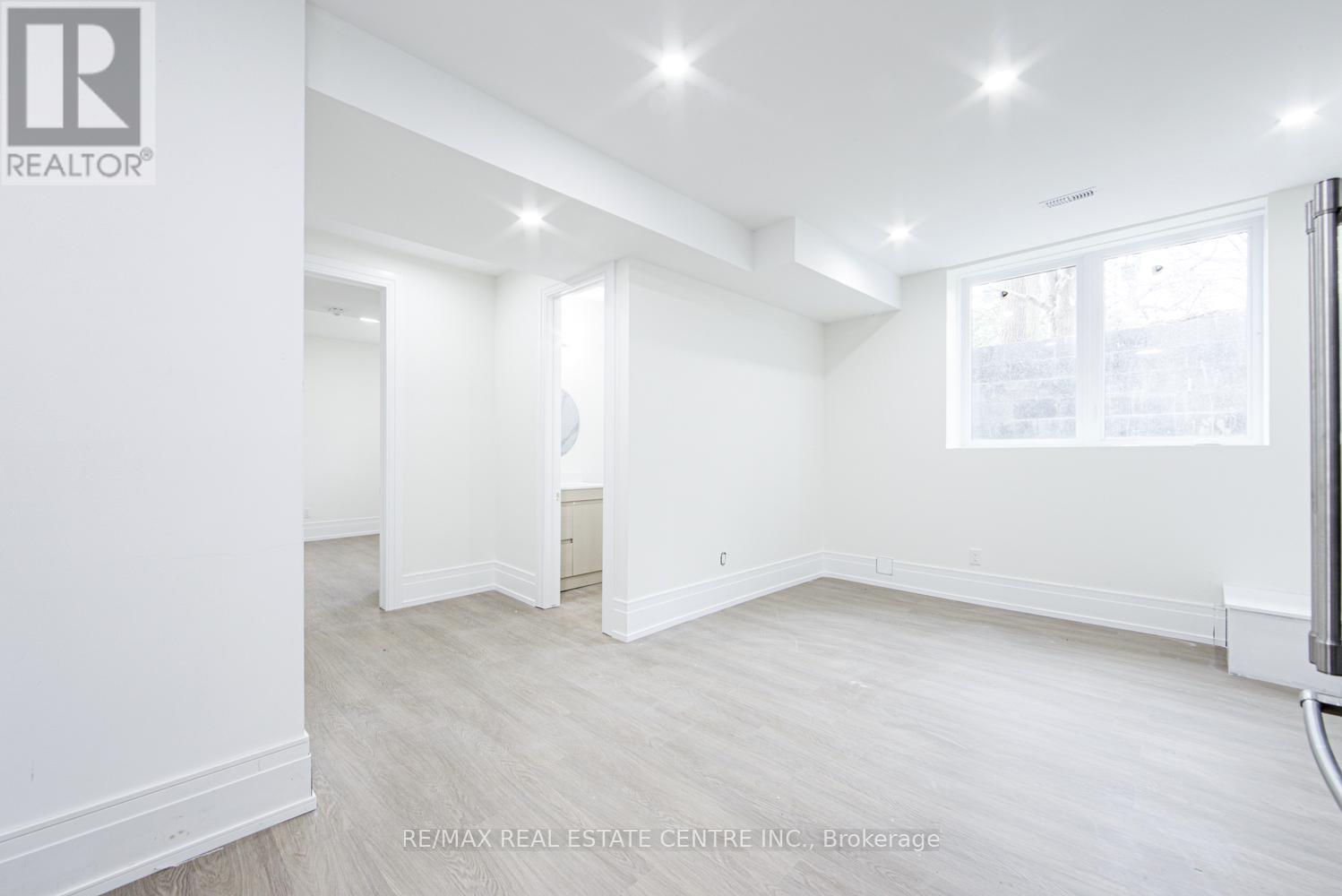 143 Balsam Drive, Oakville, Ontario  L6J 3X4 - Photo 24 - W12941570