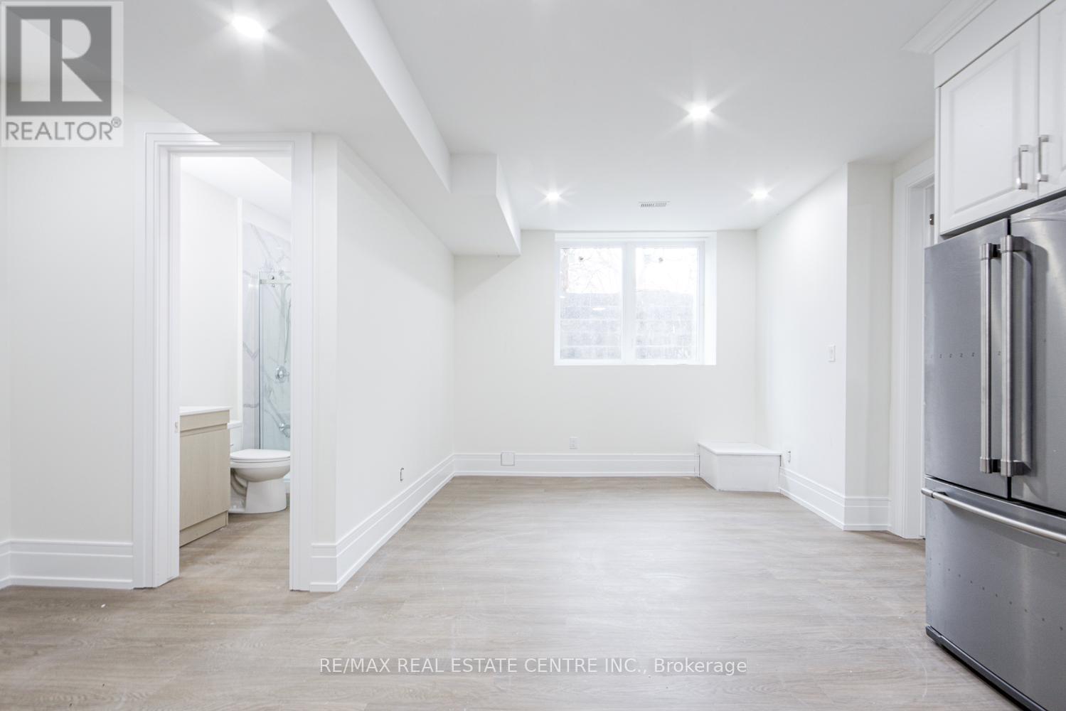 143 Balsam Drive, Oakville, Ontario  L6J 3X4 - Photo 25 - W12941570