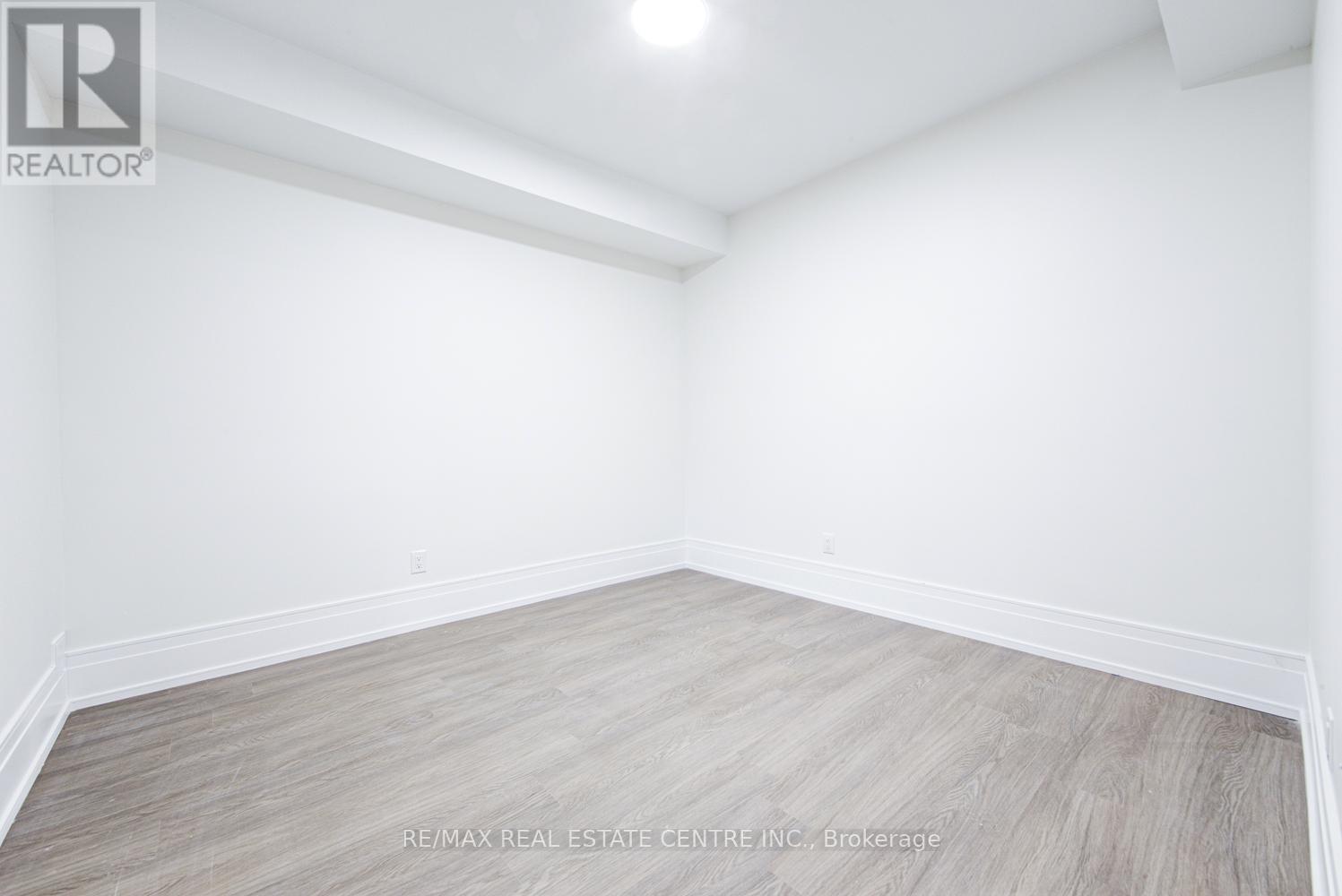 143 Balsam Drive, Oakville, Ontario  L6J 3X4 - Photo 26 - W12941570