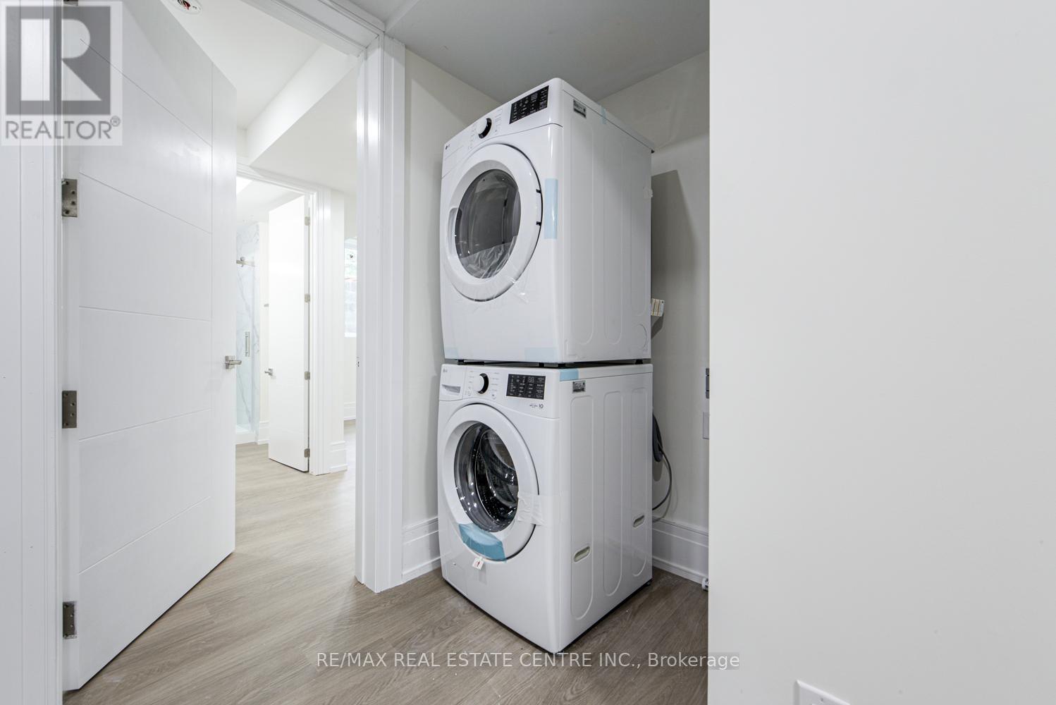 143 Balsam Drive, Oakville, Ontario  L6J 3X4 - Photo 29 - W12941570