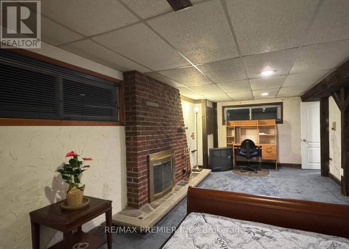 3551 Burningelm Crescent, Mississauga, Ontario  L4Y 3L2 - Photo 7 - W12941584