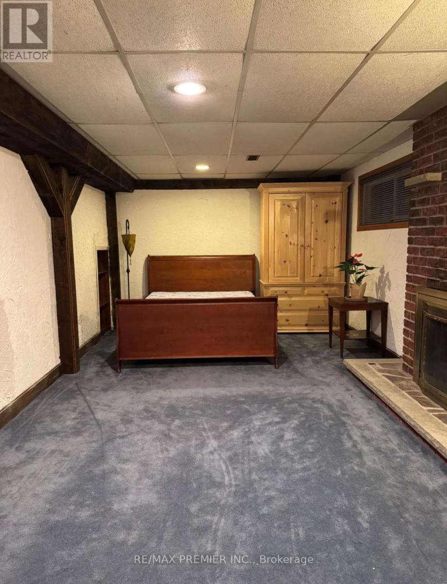 3551 Burningelm Crescent, Mississauga, Ontario  L4Y 3L2 - Photo 8 - W12941584