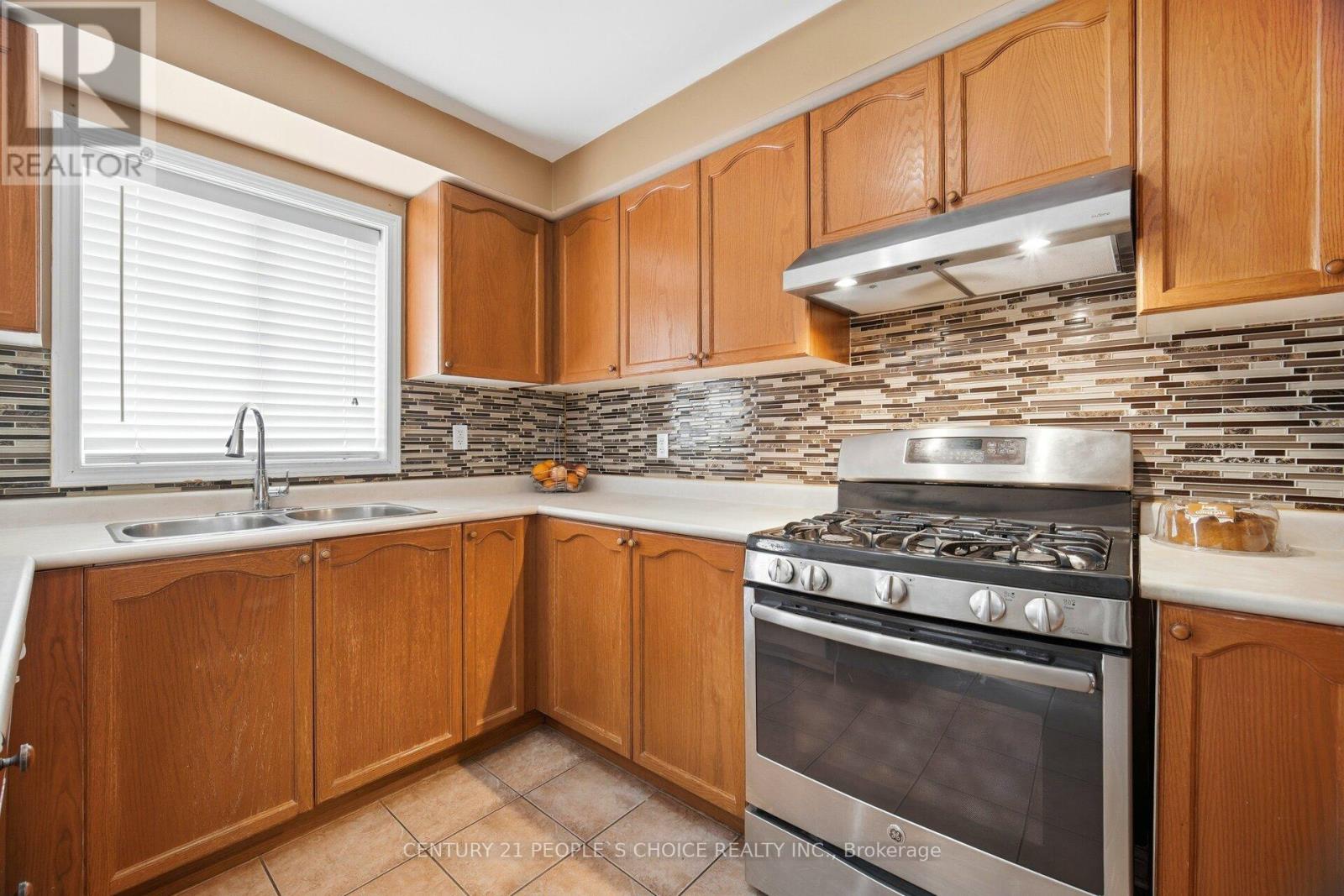 157 Panton Trail E, Milton, Ontario  L9T 6K2 - Photo 17 - W12941592