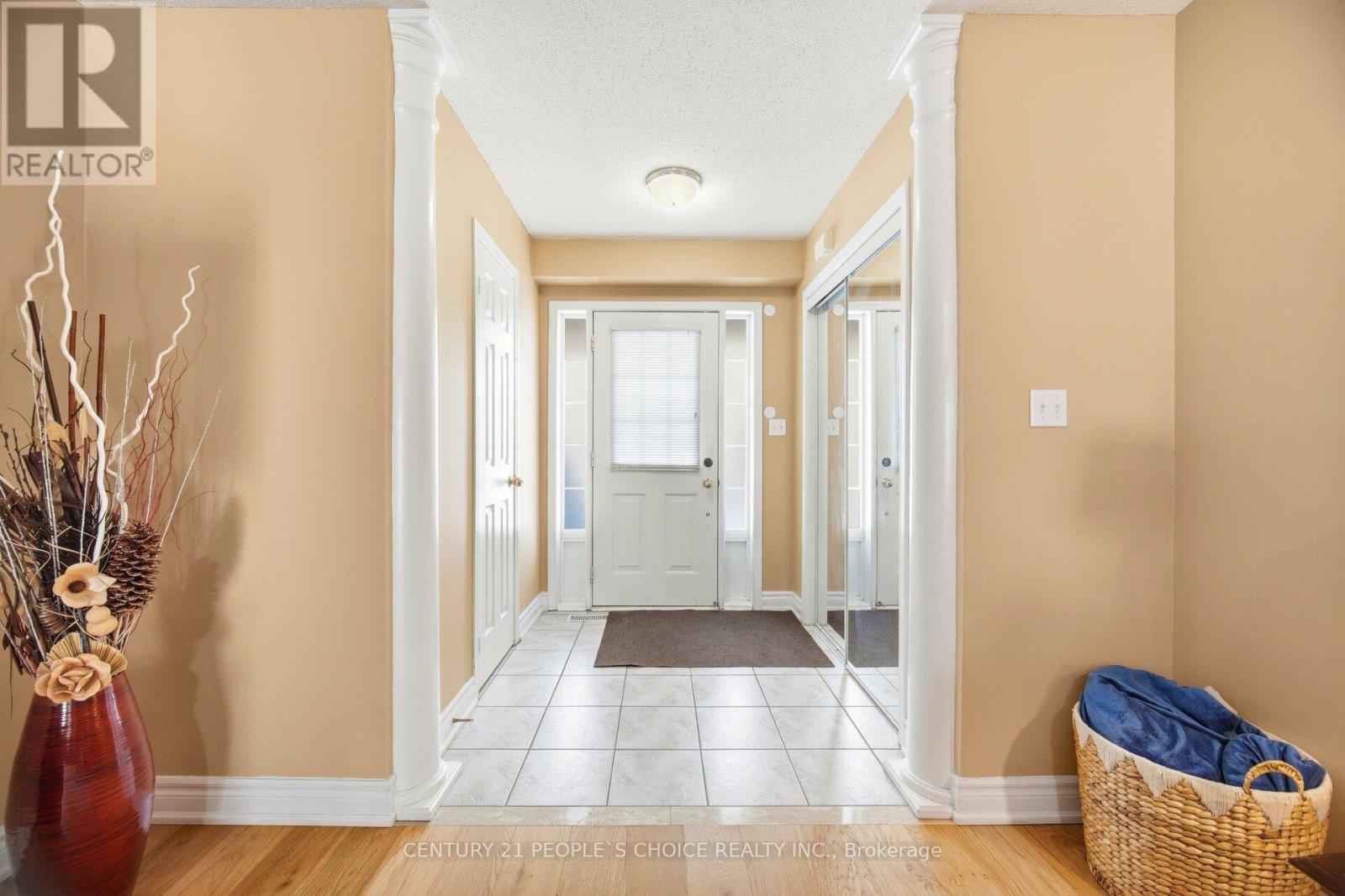 157 Panton Trail E, Milton, Ontario  L9T 6K2 - Photo 7 - W12941592