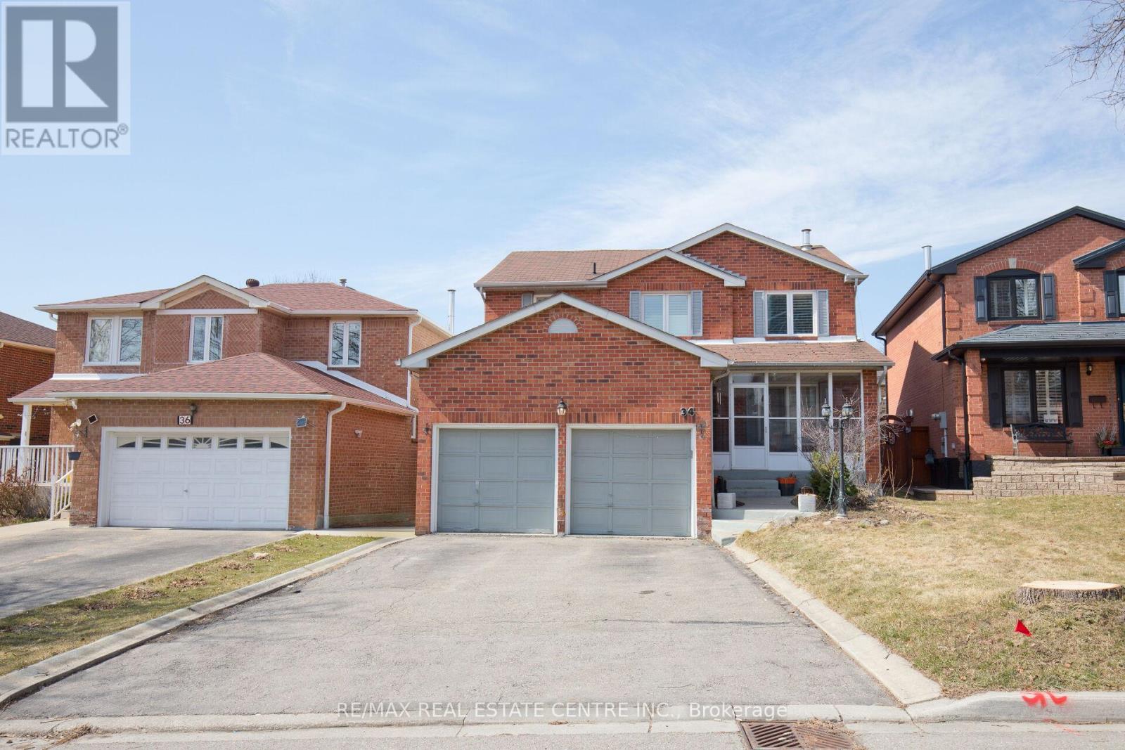 34 SMITHERS CRESCENT, Brampton, Ontario
