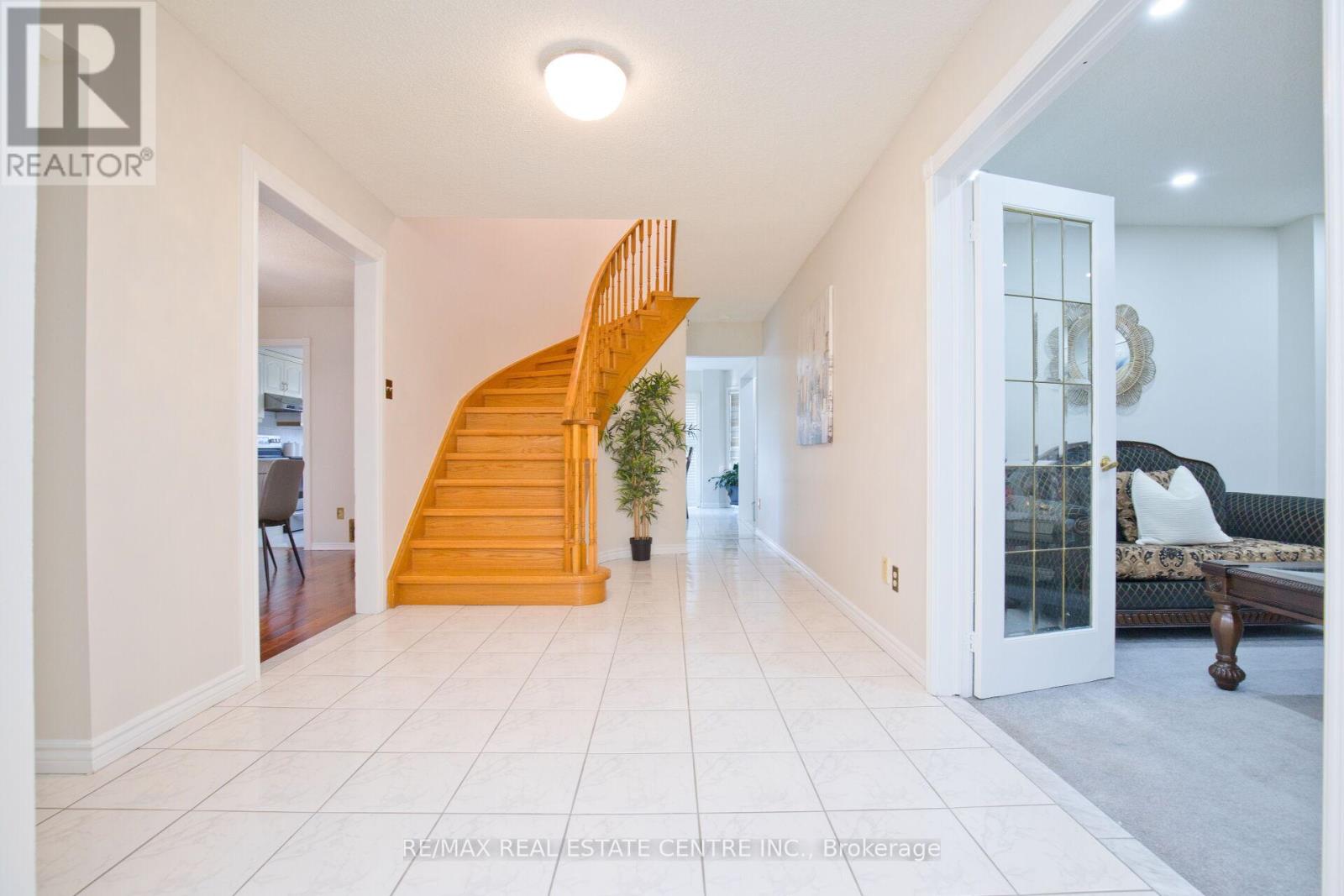 34 Smithers Crescent, Brampton, Ontario  L6Y 3K8 - Photo 14 - W12941596