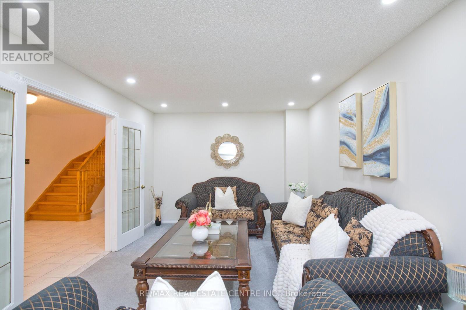 34 Smithers Crescent, Brampton, Ontario  L6Y 3K8 - Photo 16 - W12941596