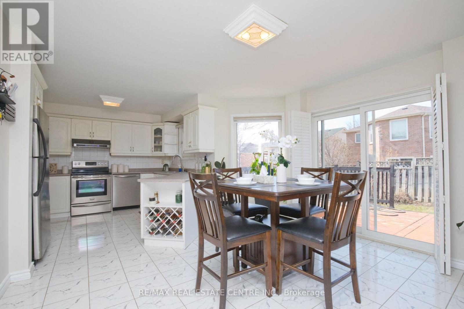 34 Smithers Crescent, Brampton, Ontario  L6Y 3K8 - Photo 19 - W12941596