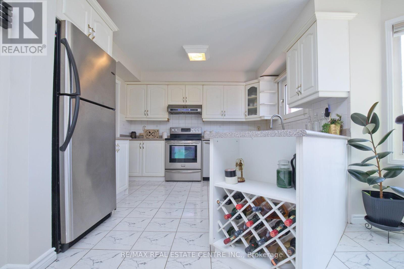 34 Smithers Crescent, Brampton, Ontario  L6Y 3K8 - Photo 21 - W12941596