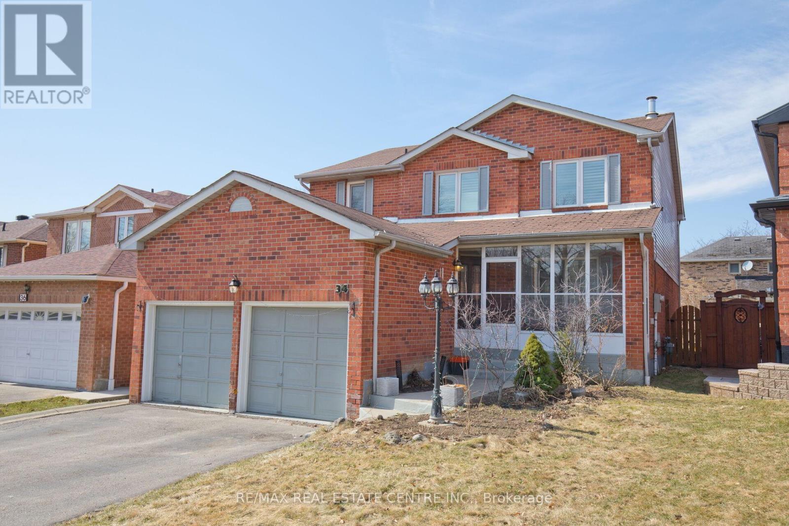34 Smithers Crescent, Brampton, Ontario  L6Y 3K8 - Photo 3 - W12941596