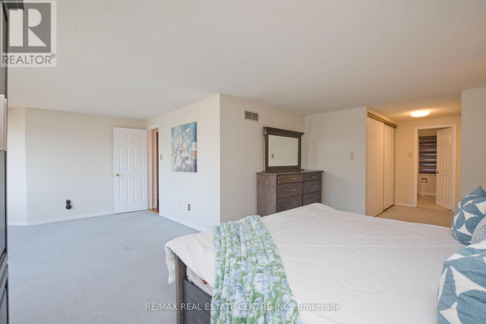 34 Smithers Crescent, Brampton, Ontario  L6Y 3K8 - Photo 30 - W12941596