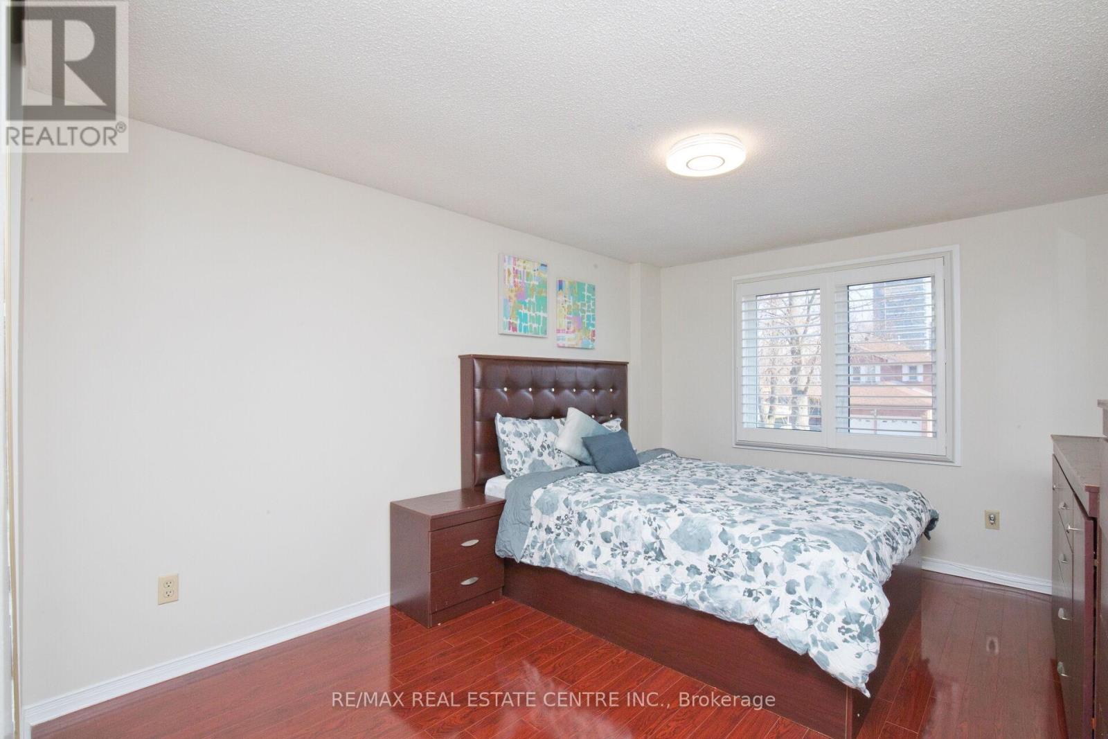 34 Smithers Crescent, Brampton, Ontario  L6Y 3K8 - Photo 37 - W12941596