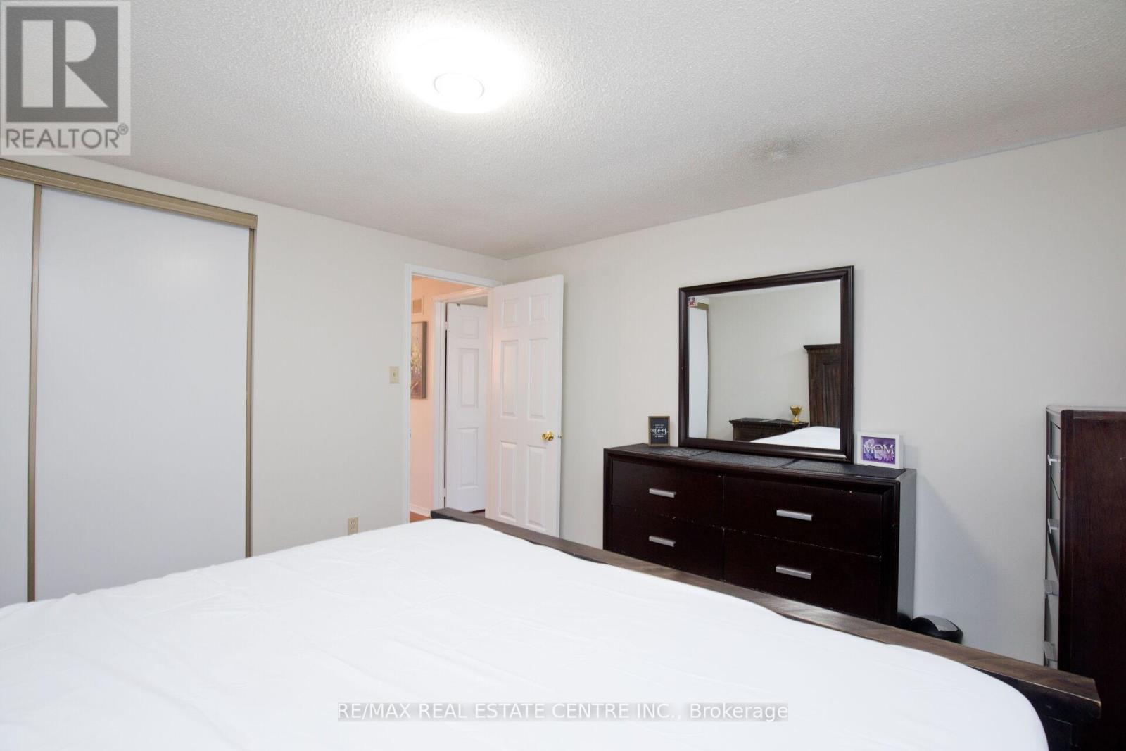 34 Smithers Crescent, Brampton, Ontario  L6Y 3K8 - Photo 39 - W12941596