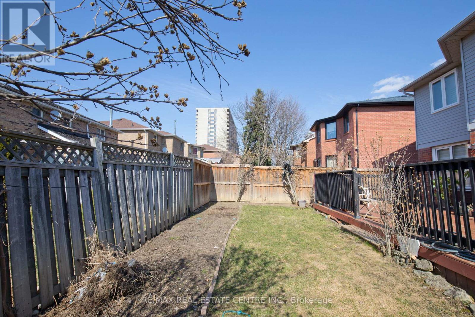 34 Smithers Crescent, Brampton, Ontario  L6Y 3K8 - Photo 40 - W12941596