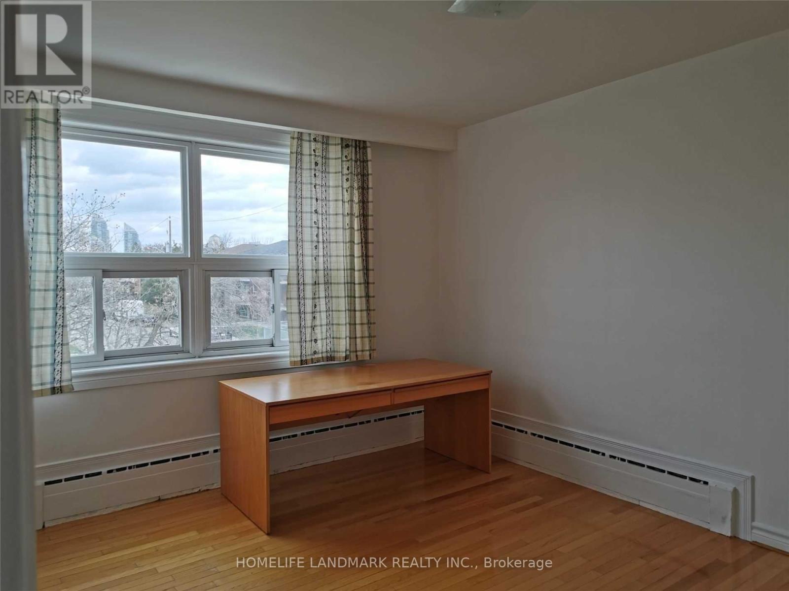 Upper - 407 Royal York Road, Toronto, Ontario  M8Y 2R8 - Photo 2 - W12941598