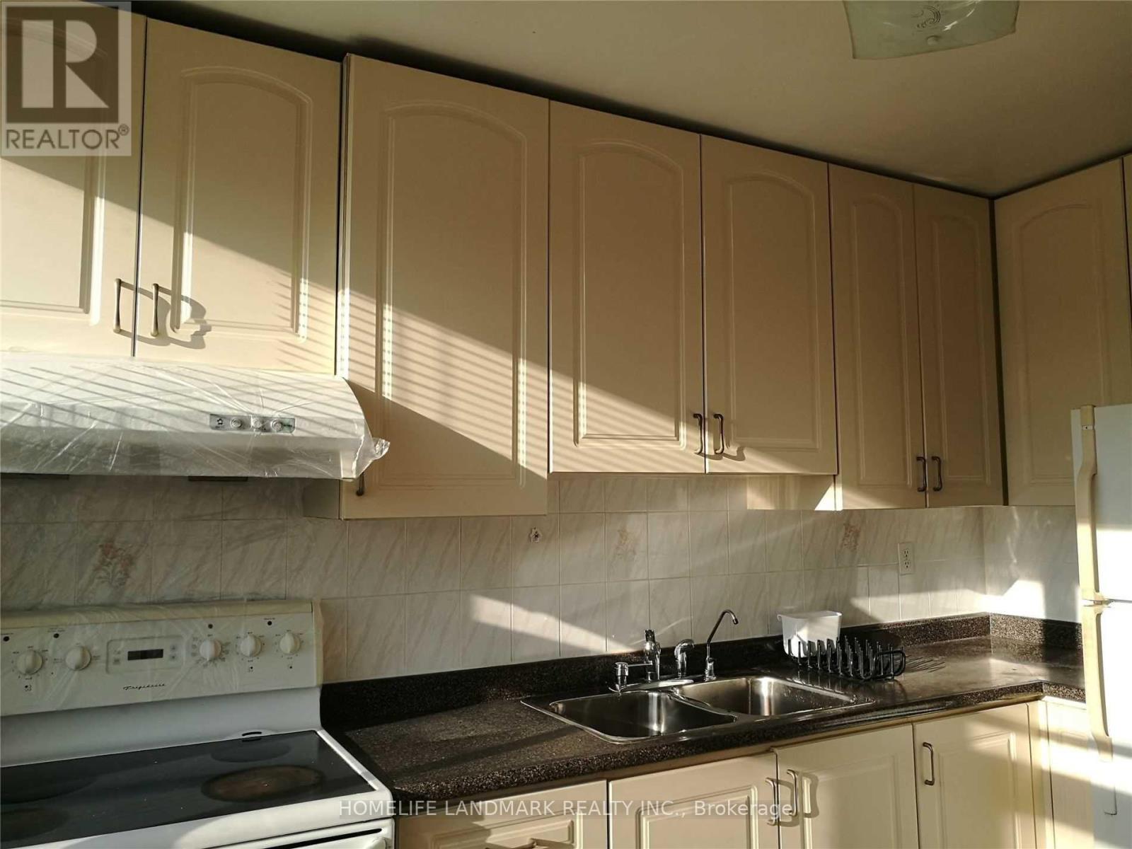 Upper - 407 Royal York Road, Toronto, Ontario  M8Y 2R8 - Photo 5 - W12941598