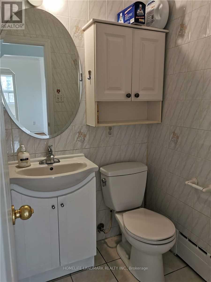 Upper - 407 Royal York Road, Toronto, Ontario  M8Y 2R8 - Photo 7 - W12941598