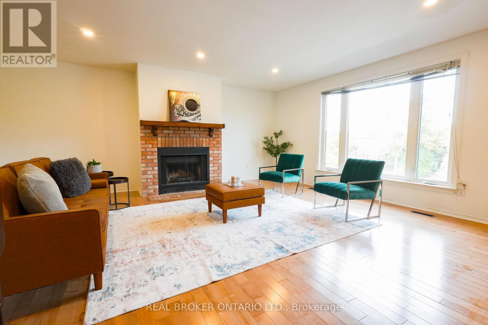 4326 Waterford Crescent, Mississauga, Ontario  L5R 2B2 - Photo 12 - W12941606