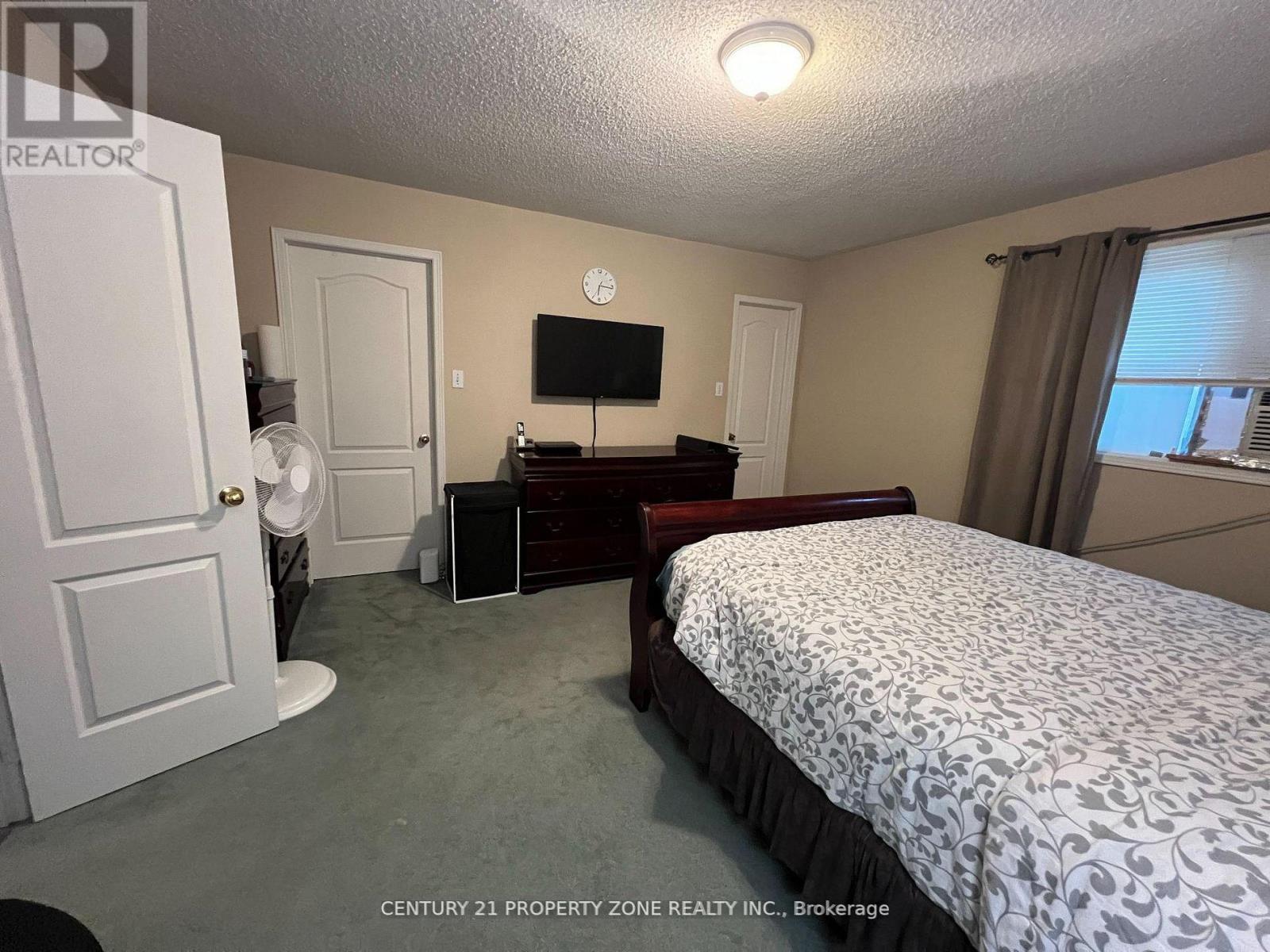 3242 Tortola Court, Mississauga, Ontario  L5N 7C4 - Photo 6 - W12941648