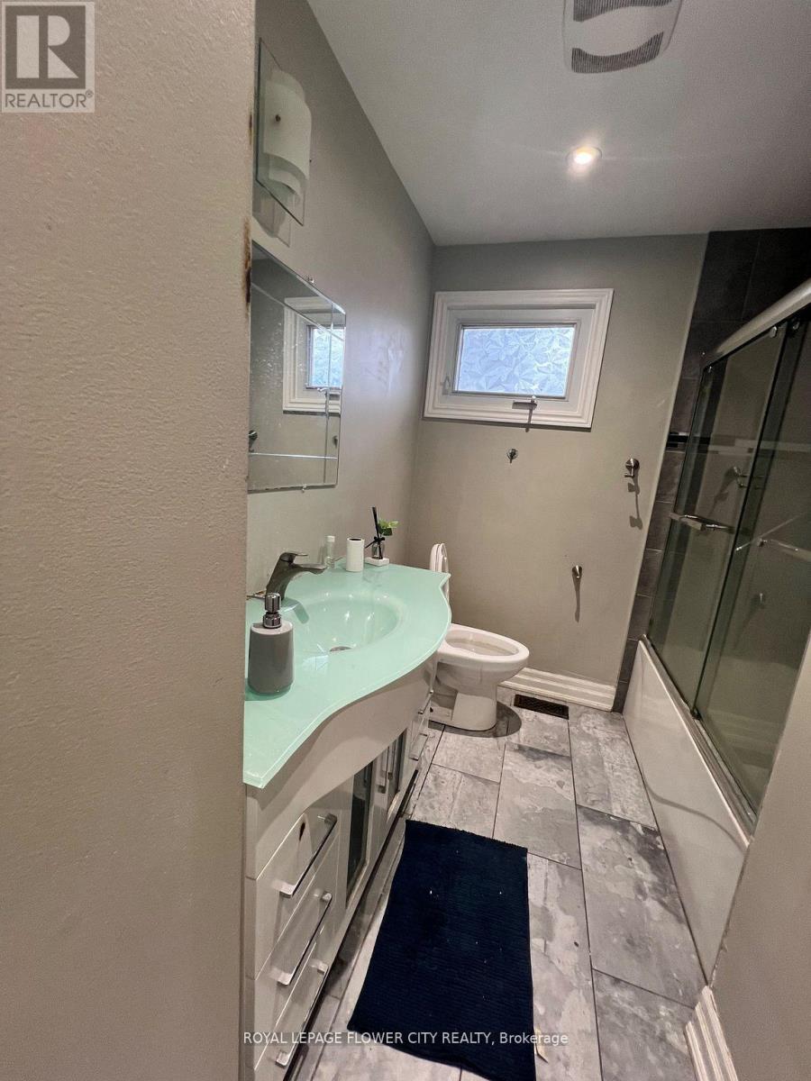 (Main Floor) - 157 Elliott Street, Brampton, Ontario  L6Y 1W7 - Photo 10 - W12941688