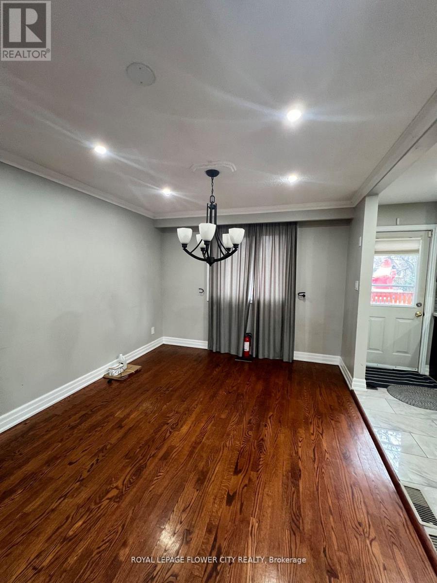 (Main Floor) - 157 Elliott Street, Brampton, Ontario  L6Y 1W7 - Photo 2 - W12941688