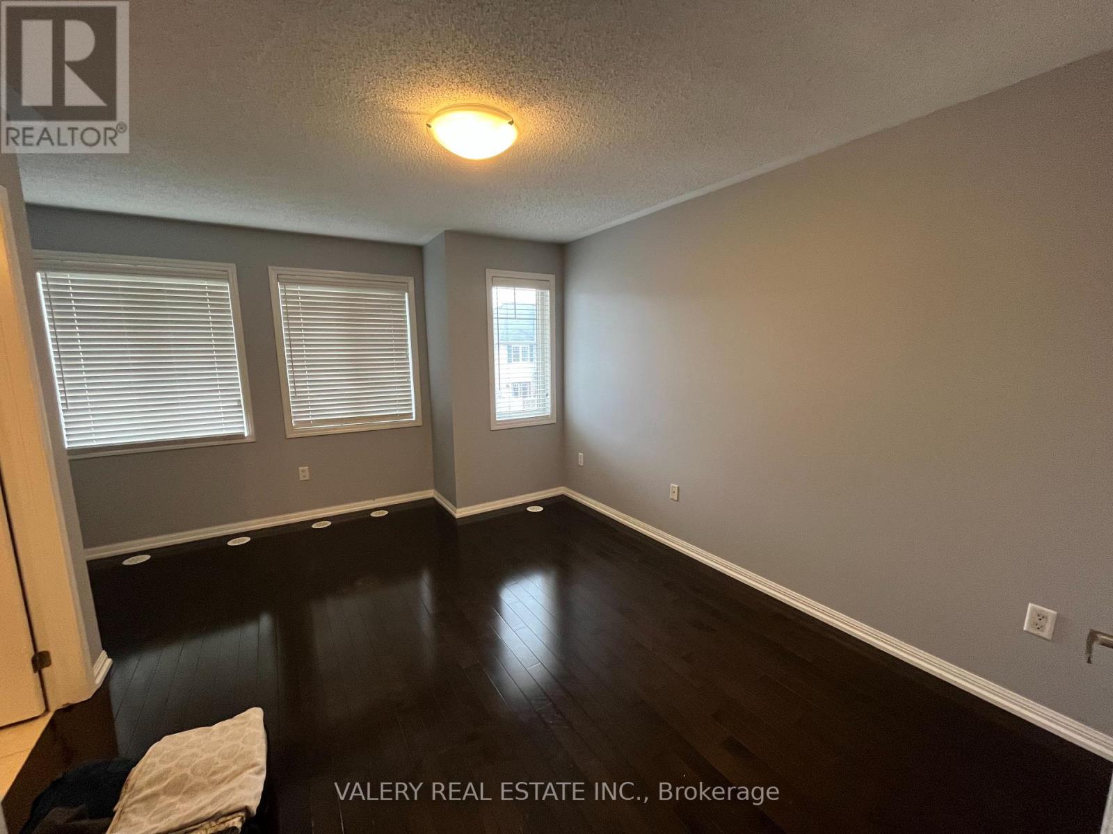 1 - 814 Fowles Court, Milton, Ontario  L9T 0Z6 - Photo 2 - W12941700