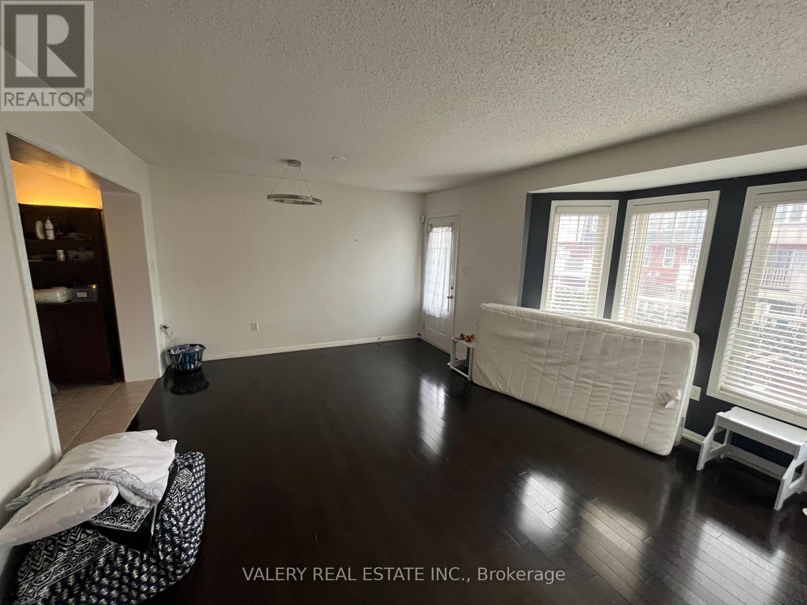 1 - 814 Fowles Court, Milton, Ontario  L9T 0Z6 - Photo 3 - W12941700