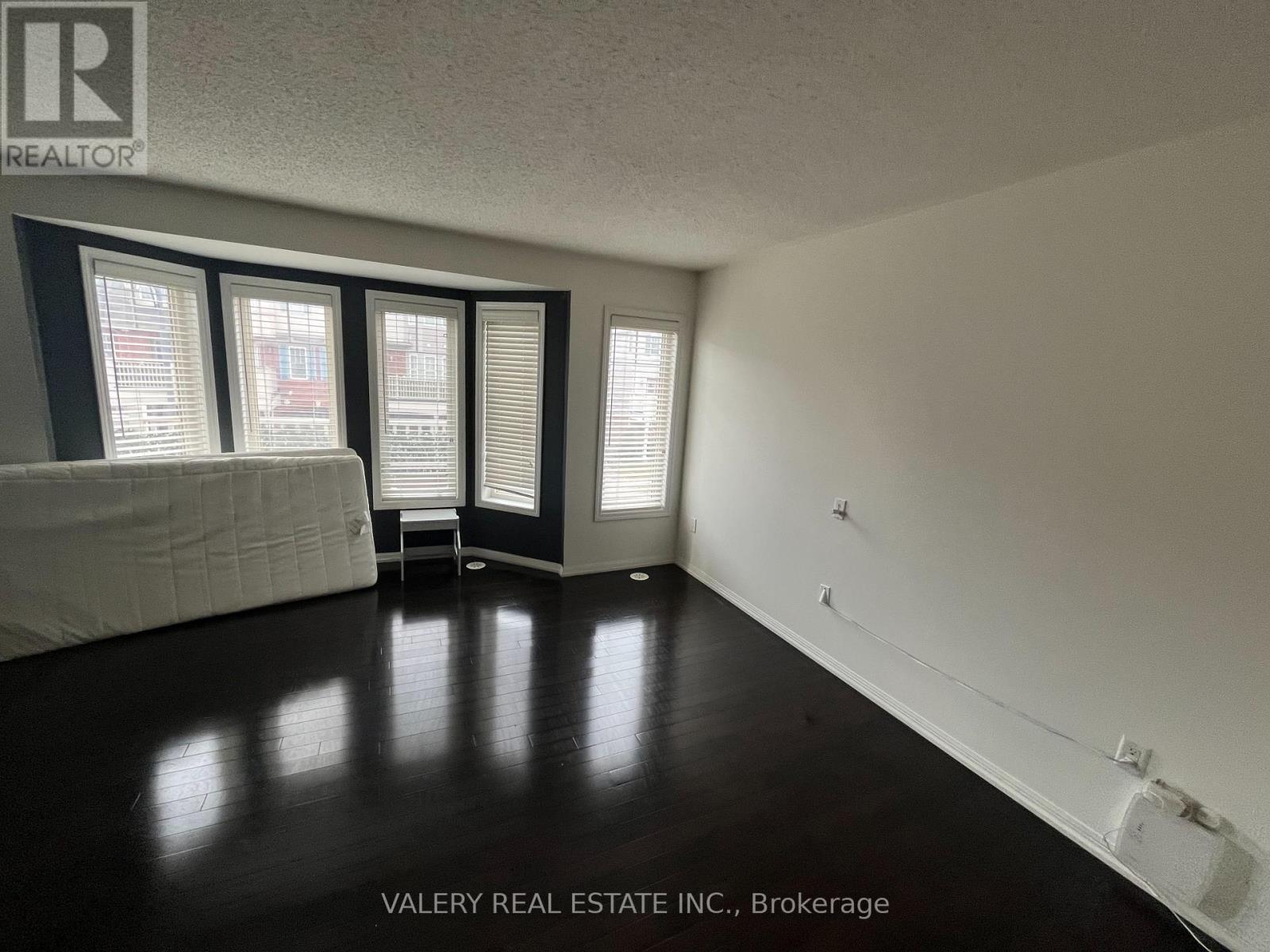 1 - 814 Fowles Court, Milton, Ontario  L9T 0Z6 - Photo 4 - W12941700