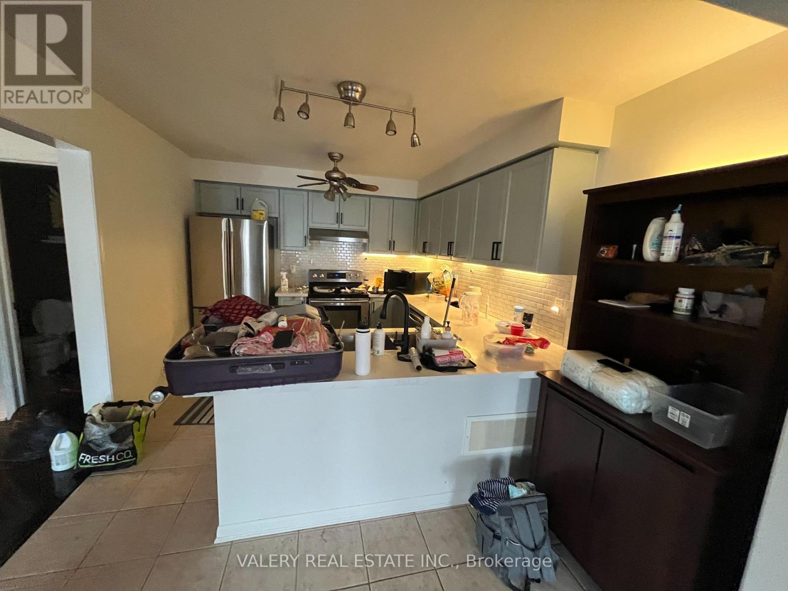 1 - 814 Fowles Court, Milton, Ontario  L9T 0Z6 - Photo 5 - W12941700