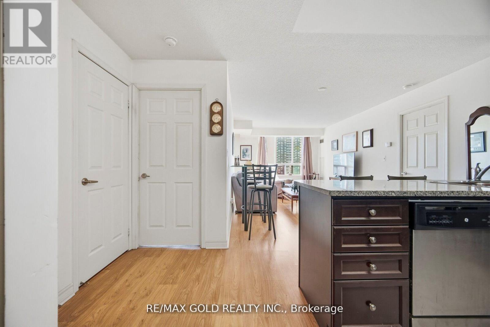 2508 - 335 Rathburn Road W, Mississauga, Ontario  L5B 0C8 - Photo 2 - W12941720