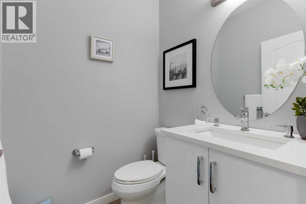 1409 Kings Heights Boulevard SE, Airdrie, Alberta  T4A 0A1 - Photo 15 - A2275325