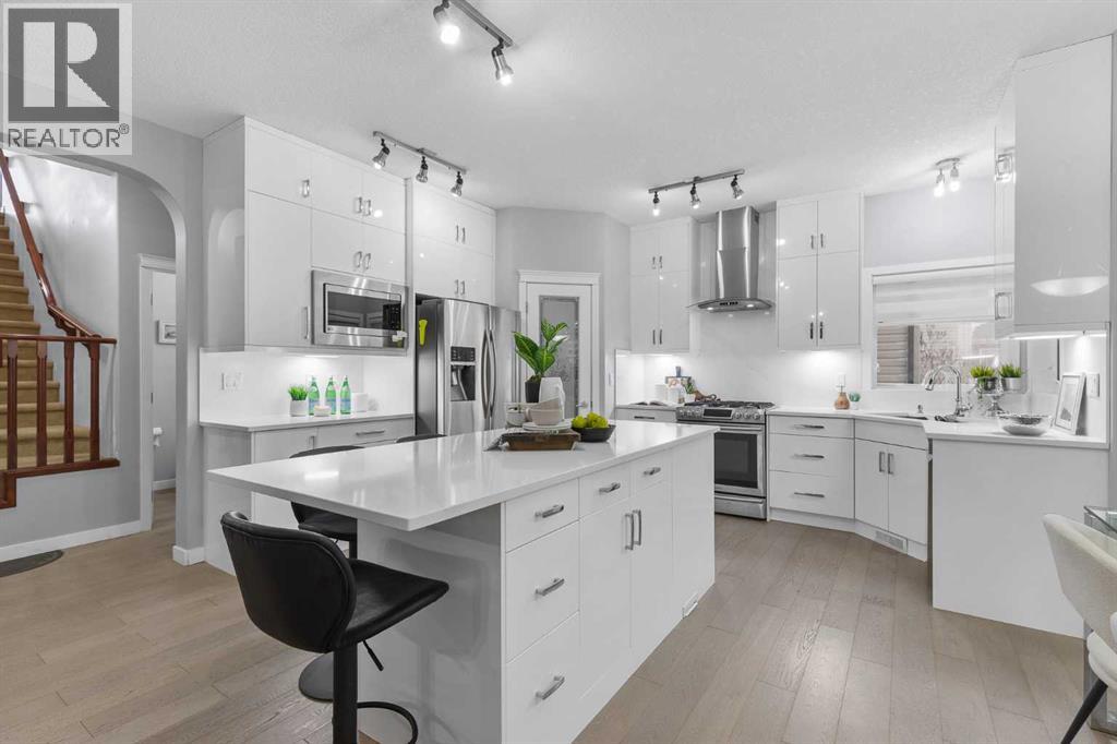 1409 Kings Heights Boulevard SE, Airdrie, Alberta  T4A 0A1 - Photo 3 - A2275325