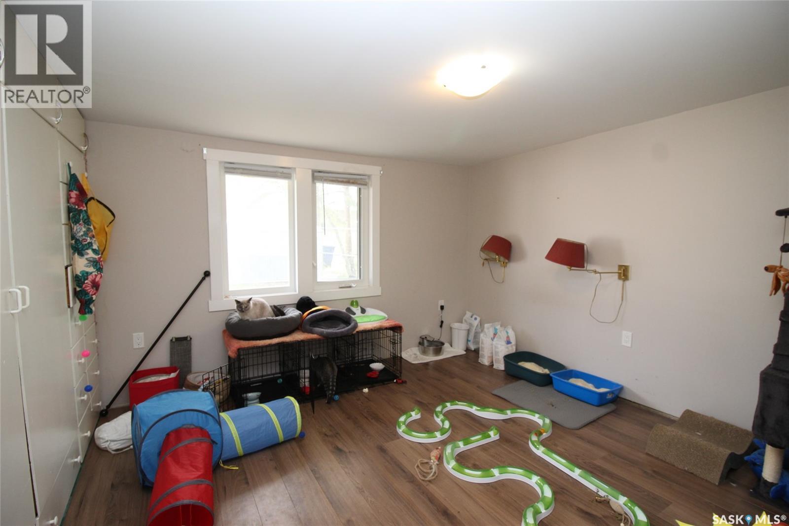 512 1st Street W, Shaunavon, Saskatchewan  S0N 2M0 - Photo 17 - SK031773