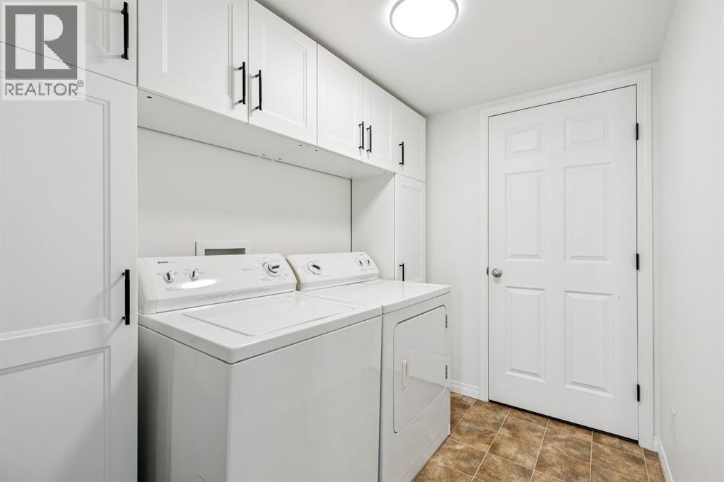 321 Windstone Gardens SW, Airdrie, Alberta  T4B 3R5 - Photo 3 - A2290560