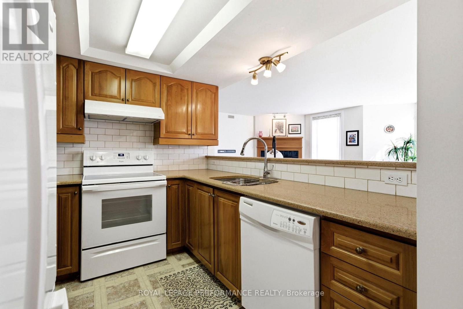 104 - 301 Water Street W, Cornwall, Ontario  K6J 1A5 - Photo 14 - X12940256