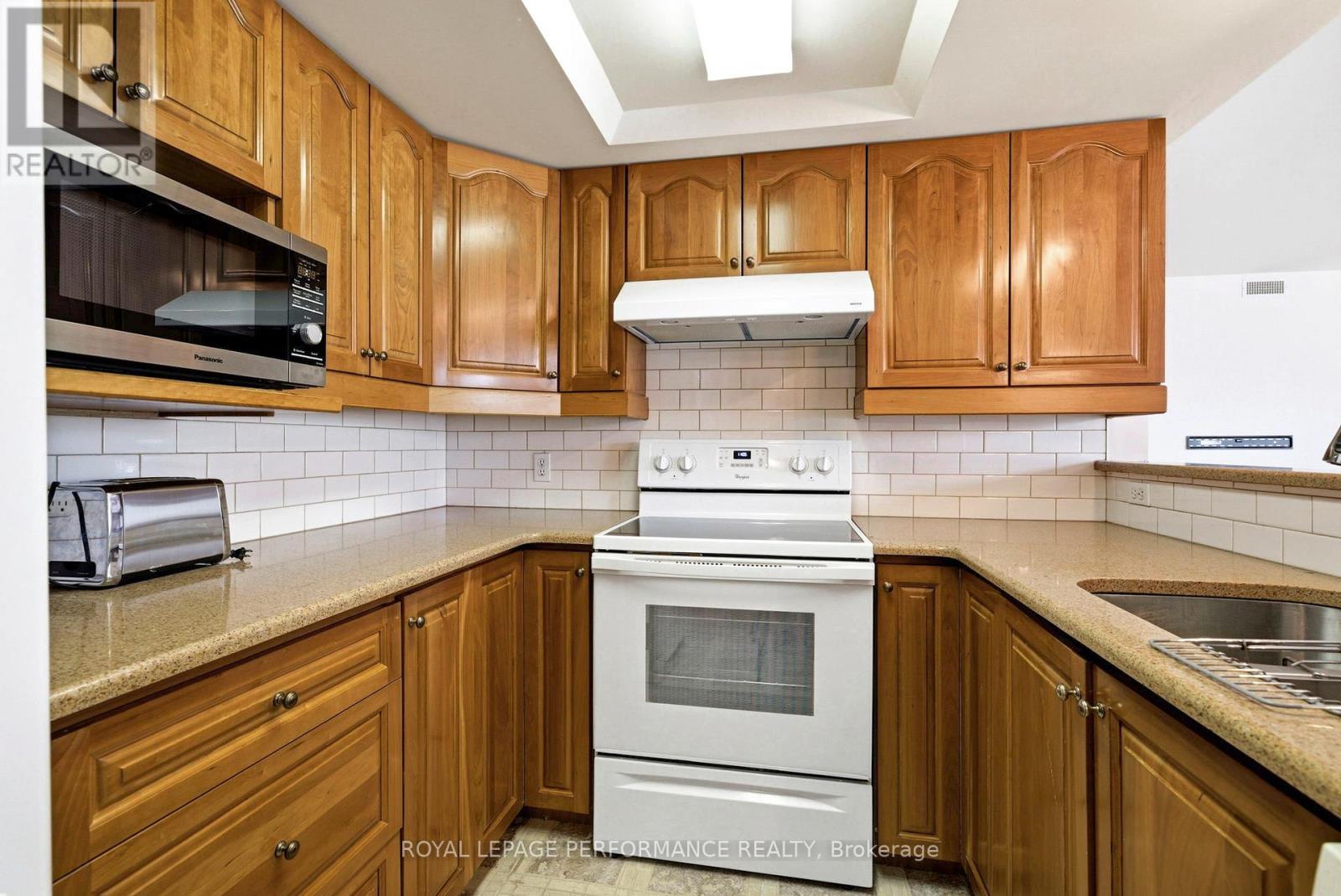 104 - 301 Water Street W, Cornwall, Ontario  K6J 1A5 - Photo 10 - X12940256