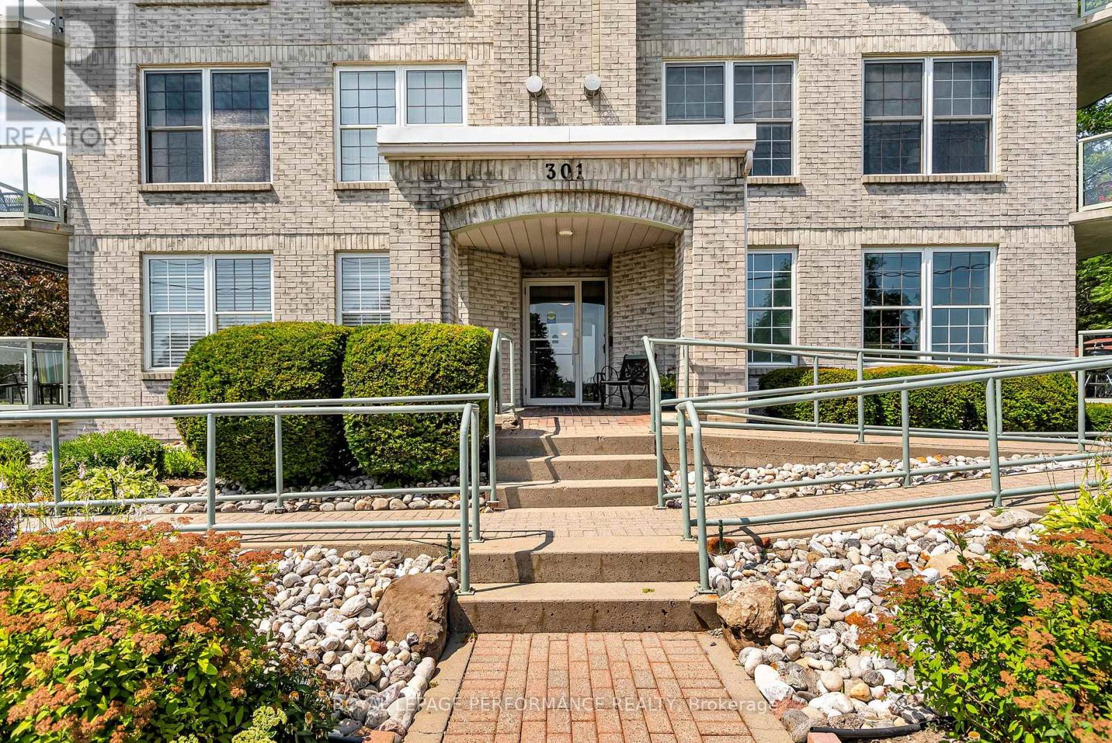 104 - 301 Water Street W, Cornwall, Ontario  K6J 1A5 - Photo 3 - X12940256