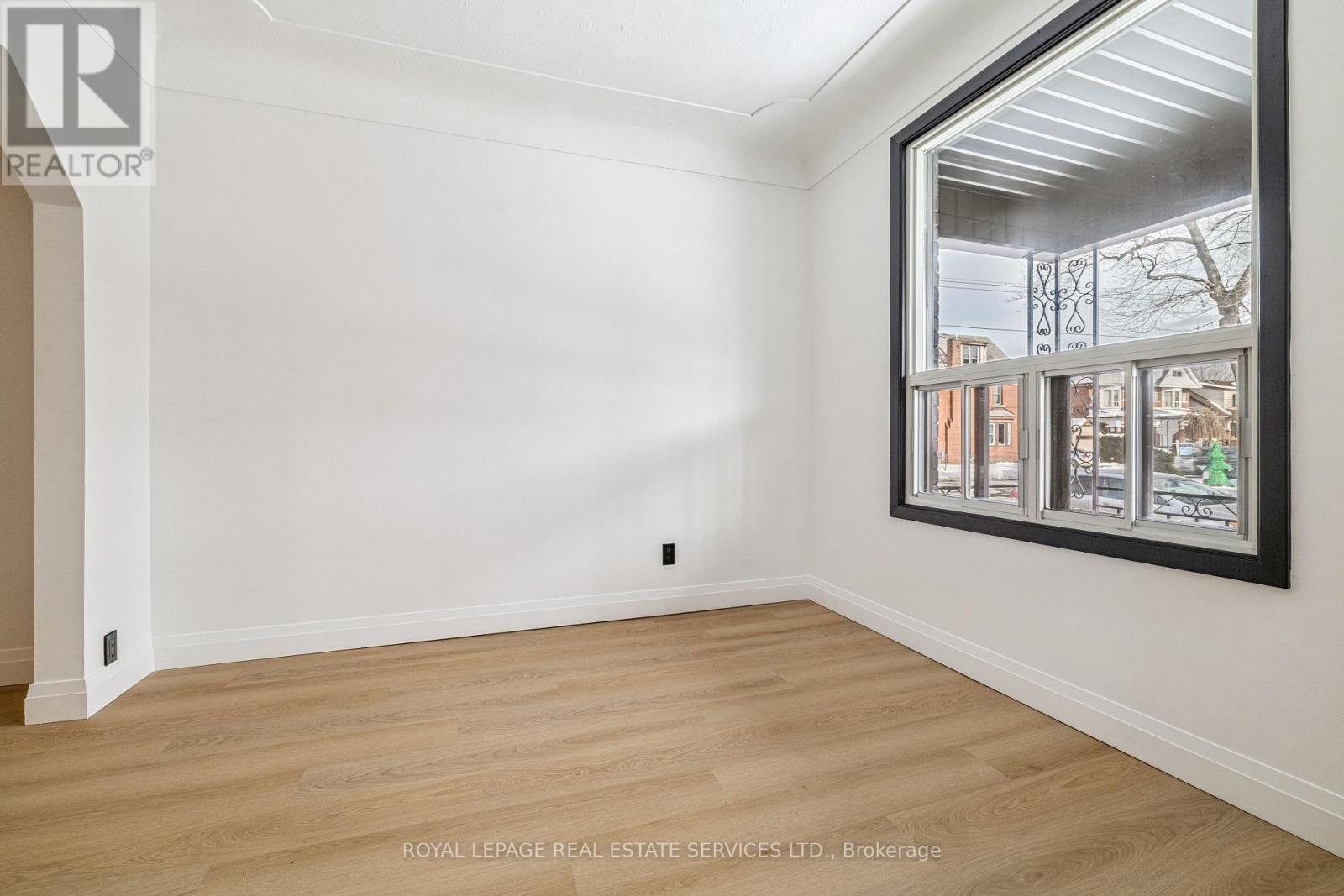 83 Barnesdale Avenue N, Hamilton, Ontario  L8L 6S2 - Photo 8 - X12941706