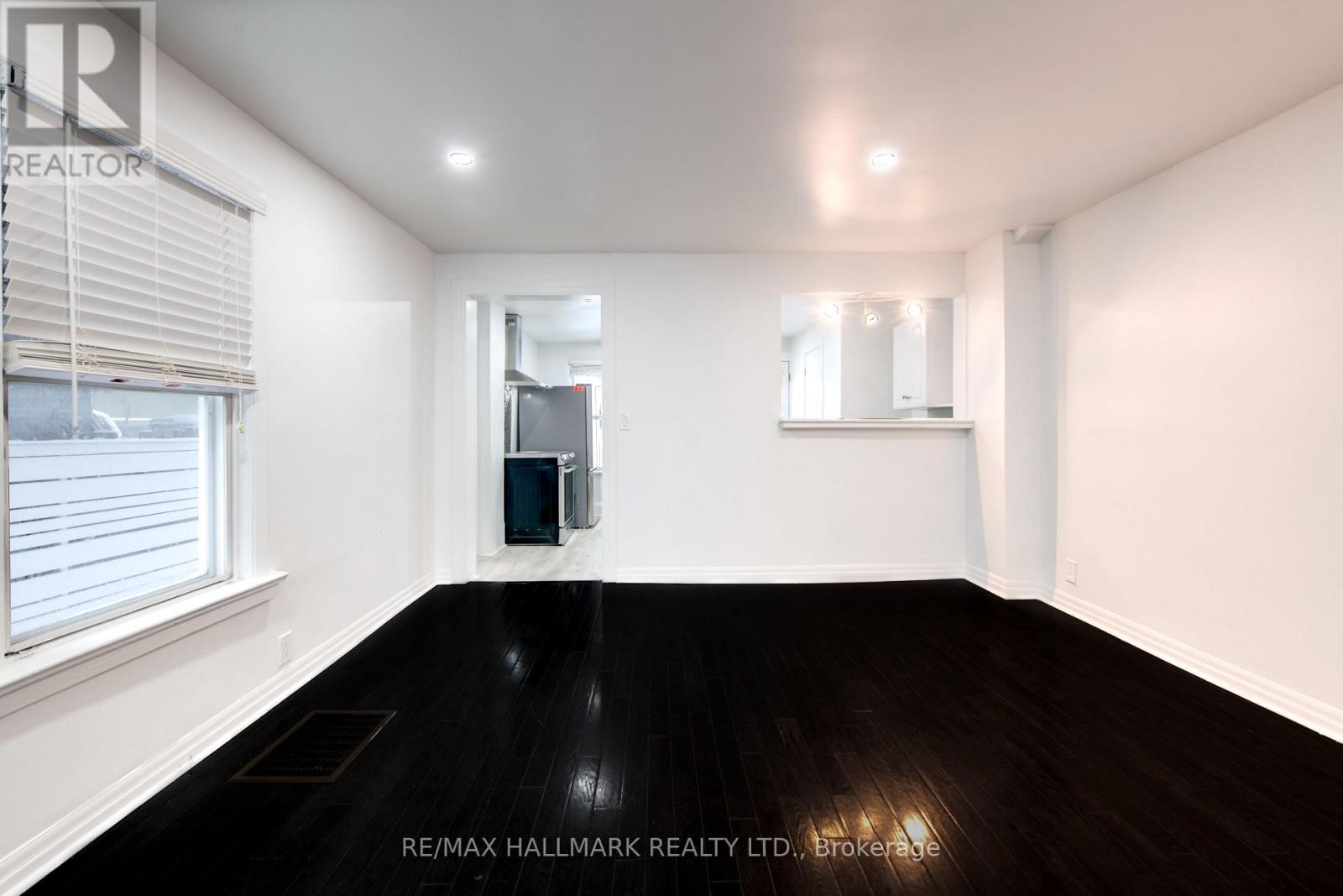 106 Willow Avenue, Toronto, Ontario  M4E 3K3 - Photo 7 - E12834848