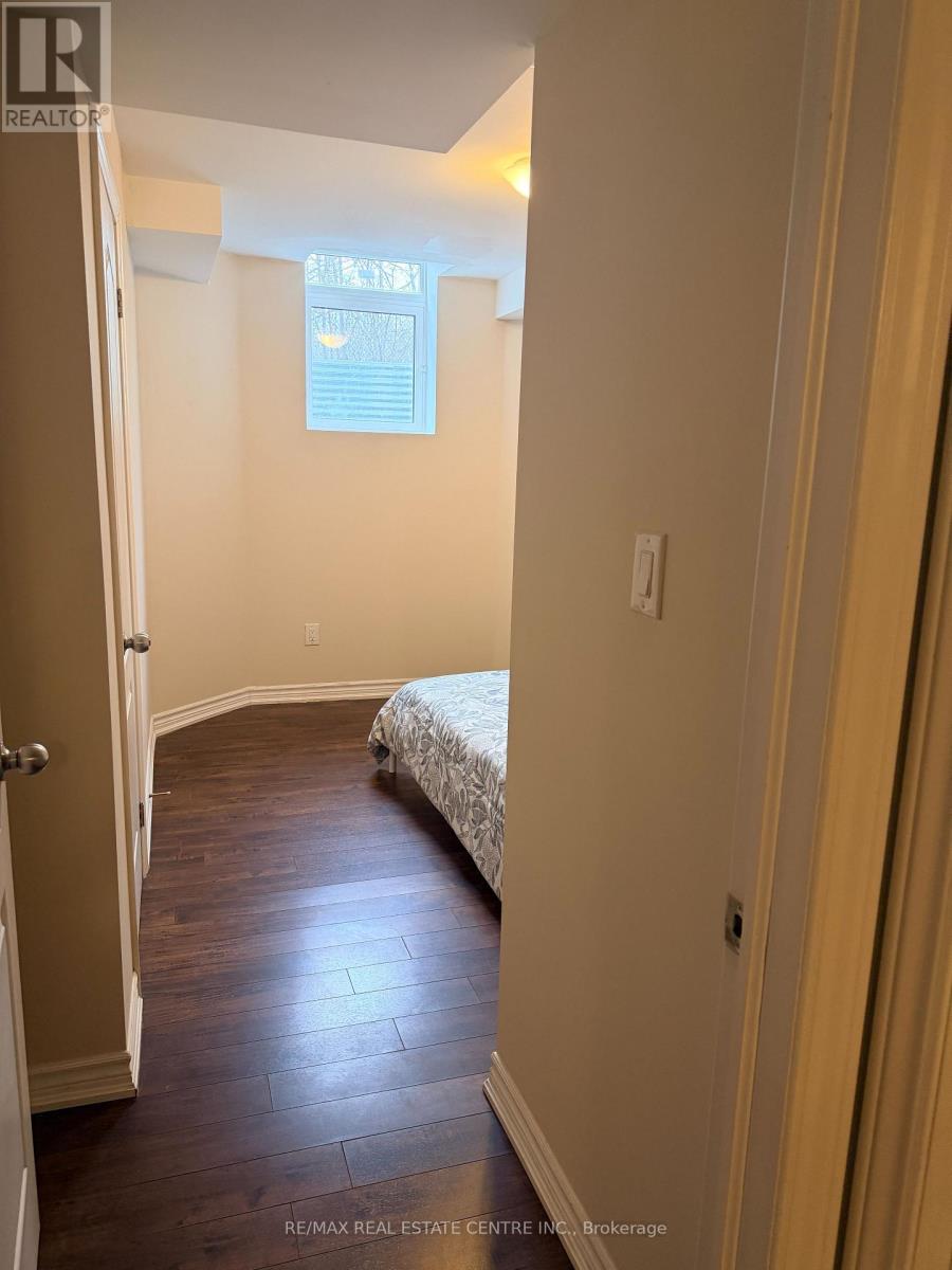 3459 Park Heights Way, Mississauga, Ontario  L5M 0V5 - Photo 25 - W12940030