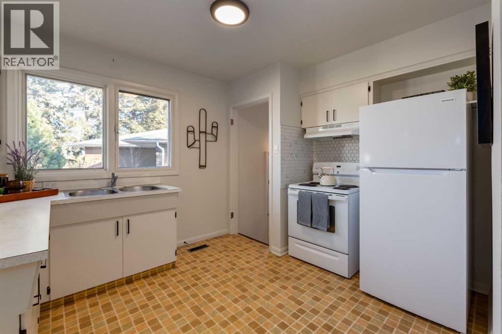 126 Winston Drive SW, Calgary, Alberta  T3C 2P9 - Photo 10 - A2279298