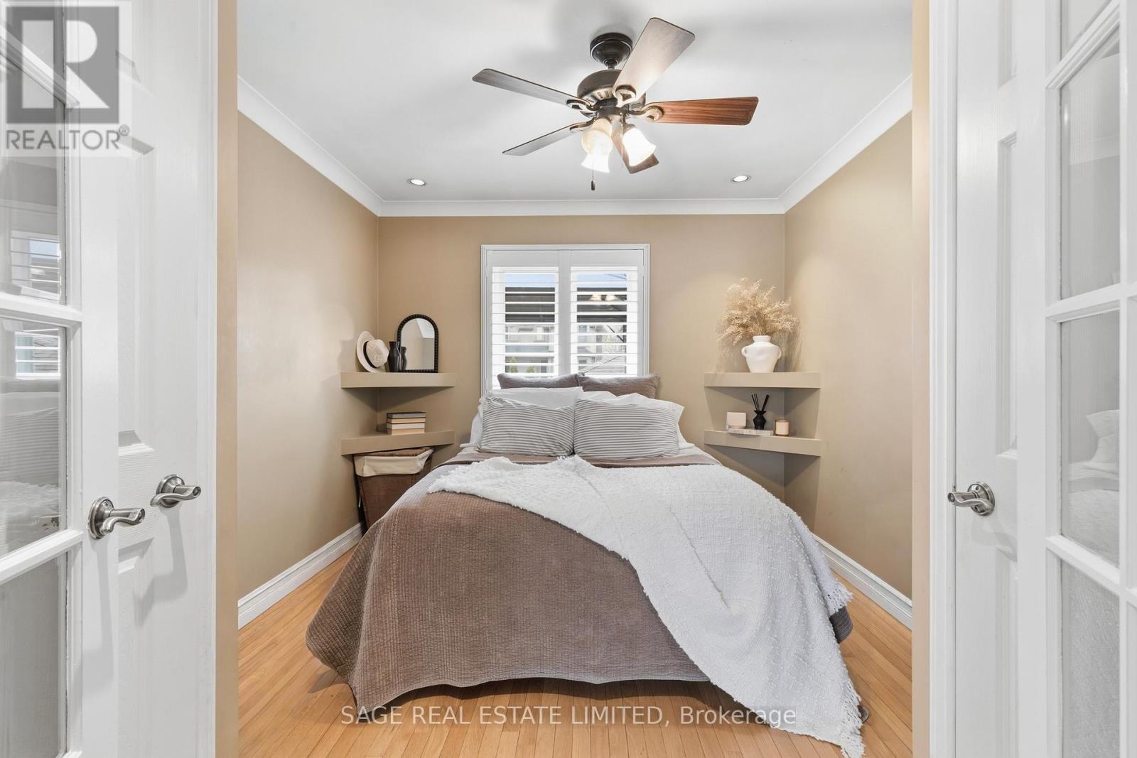 11 Chelsea Drive, Toronto, Ontario  M8W 4R5 - Photo 10 - W12940372