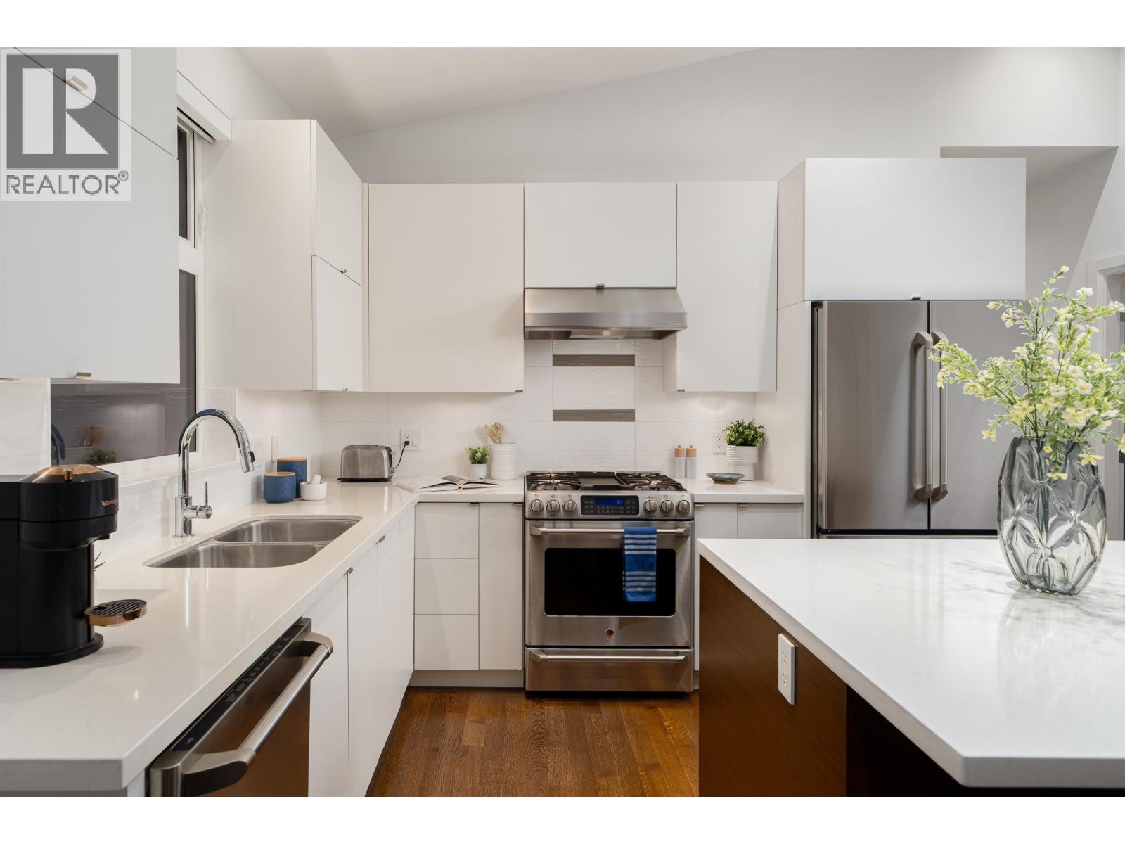 117 W 26th Avenue, Vancouver, British Columbia V5Y 2J6 - Photo 11 - R3105653