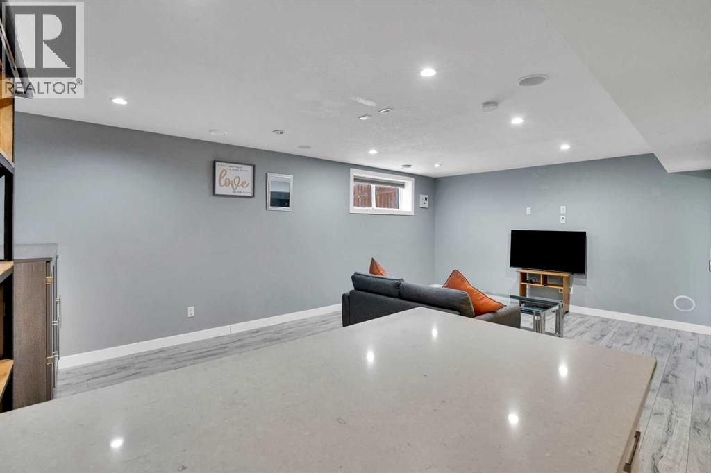 100 Kingsbury Close SE, Airdrie, Alberta  T4A 0R3 - Photo 38 - A2274360